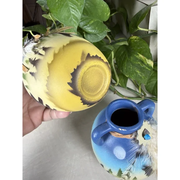 HandPainted Vtg Native American Ceramic Vases Blue Bird Wolf Coyote Bear Feather - Picture 8 of 10